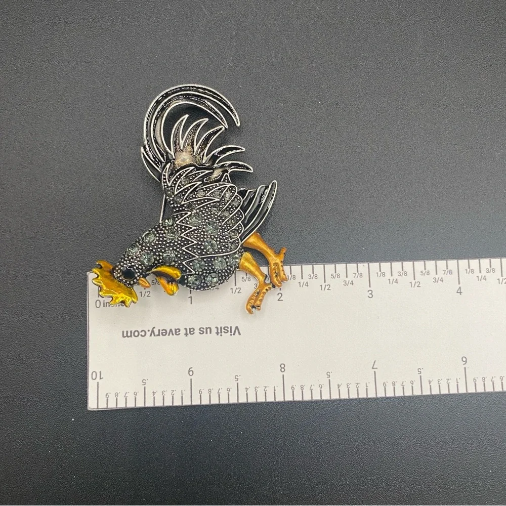 Pewter Rooster Brooch Studded with Rhinestones and Gold Enamel comb and feet - Picture 9 of 10